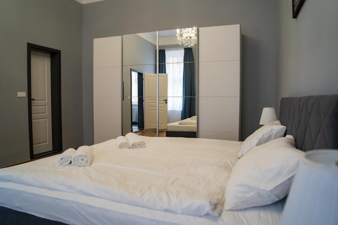 קרלובי וארי Top Class Apartments In Carlsbad Bulharska Street מראה חיצוני תמונה