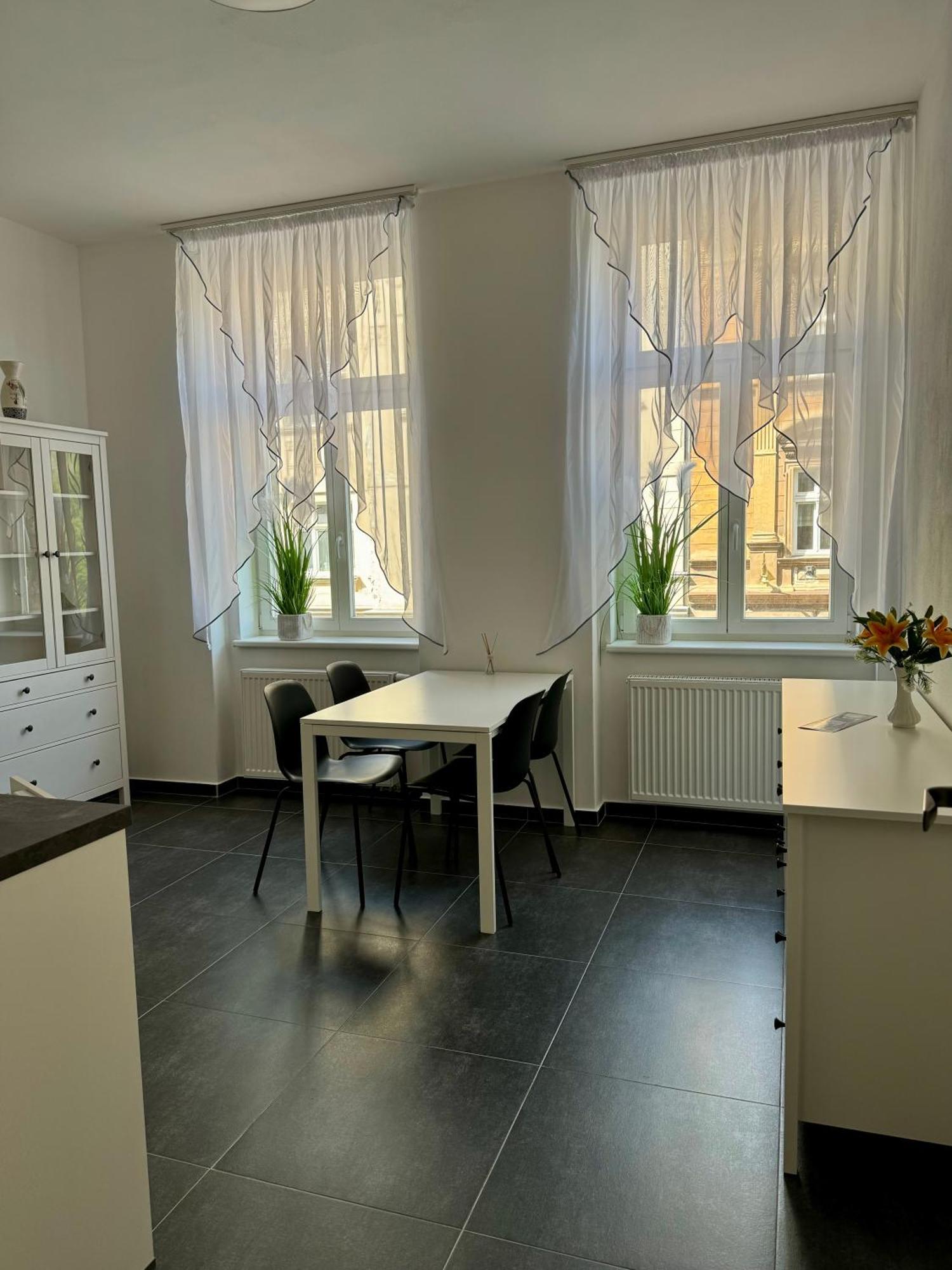 קרלובי וארי Top Class Apartments In Carlsbad Bulharska Street מראה חיצוני תמונה